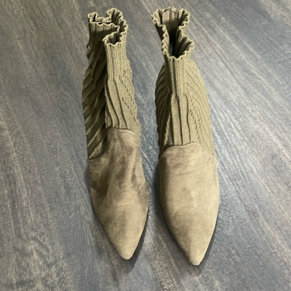 Qupid Bootie Brand New without Tags Army Green - Picture 1 of 2